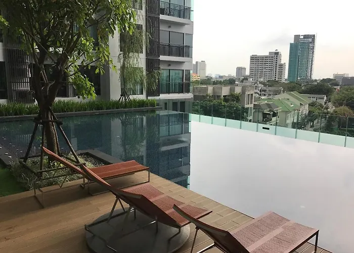 Luxurious Downtown W/train Access * Bangkok